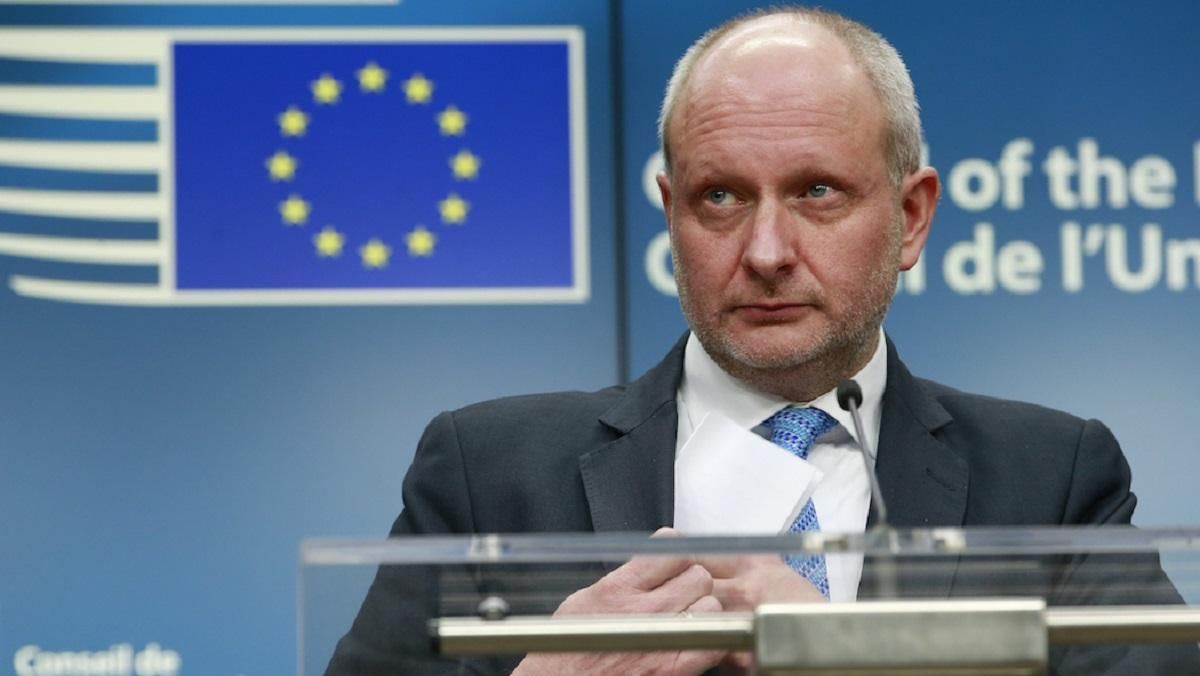 Посол Євросоюзу приїхав на форум YES у Києві на велосипеді - Свежие новости Киева - Тренди Посол Євросоюзу приїхав на форум YES у Києві на велосипеді - Свежие новости Киева - Тренди