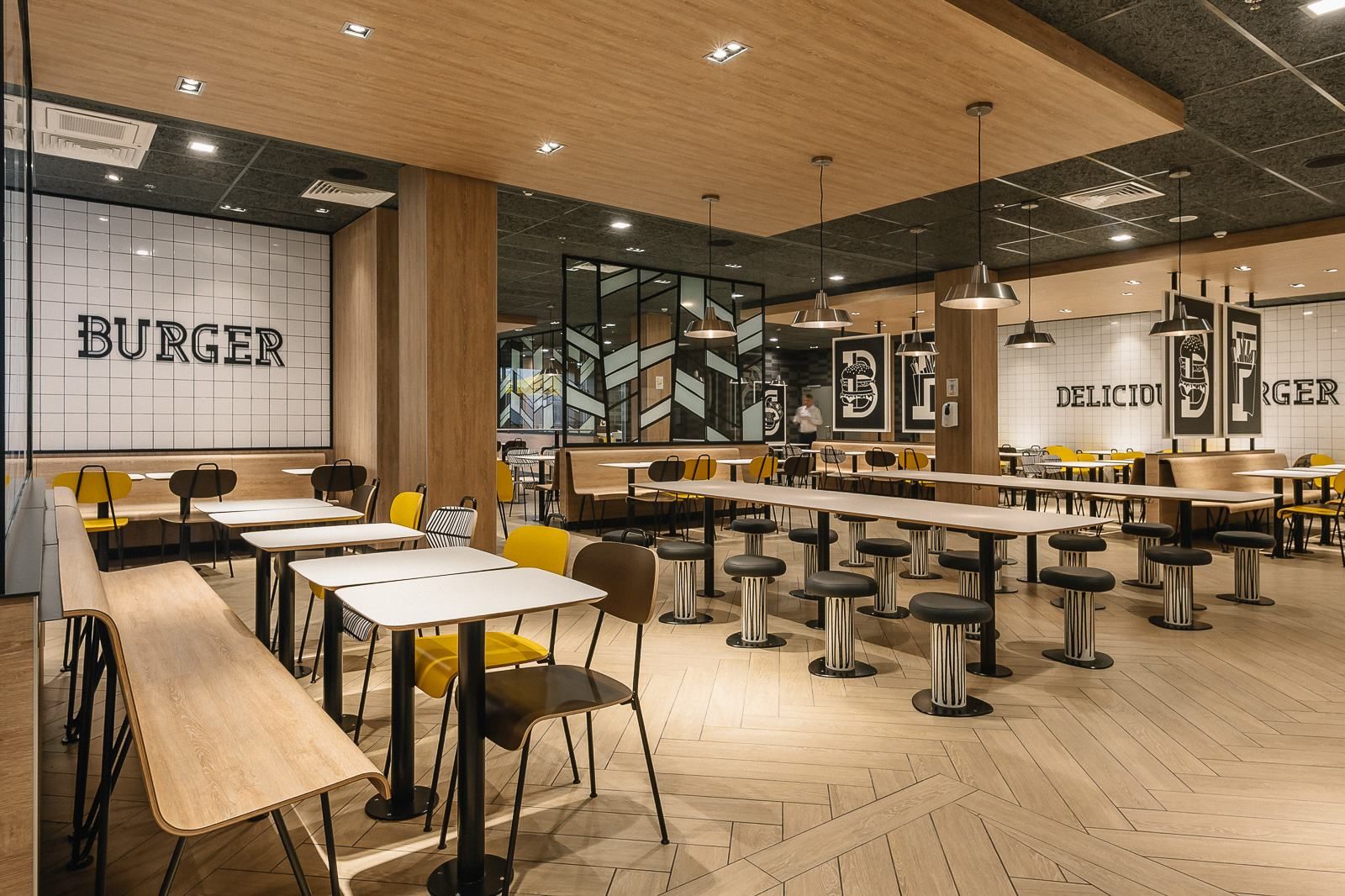 Первый ресторан McDonald's в Луцке