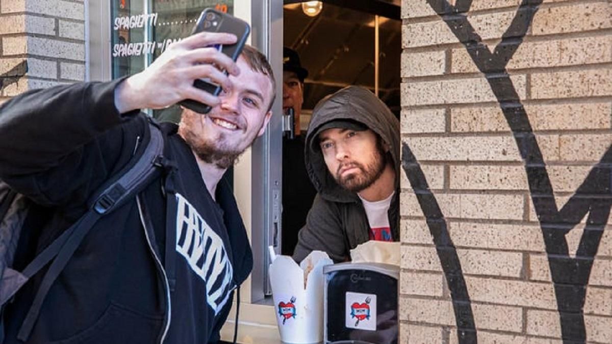 Рэпер Эминем открыл свой ресторан по мотивам песни Lose Yourself - Тренды Рэпер Эминем открыл свой ресторан по мотивам песни Lose Yourself - Тренды