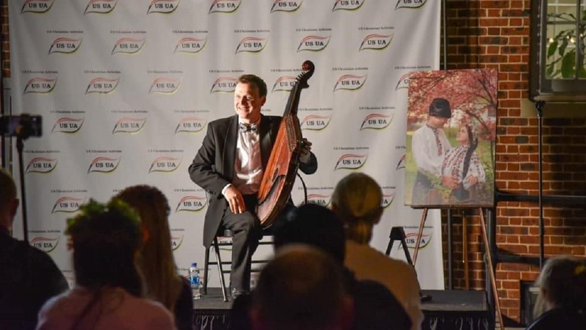 Украинский бандурист-виртуоз дал благотворительный концерт в США - Тренды Украинский бандурист-виртуоз дал благотворительный концерт в США - Тренды