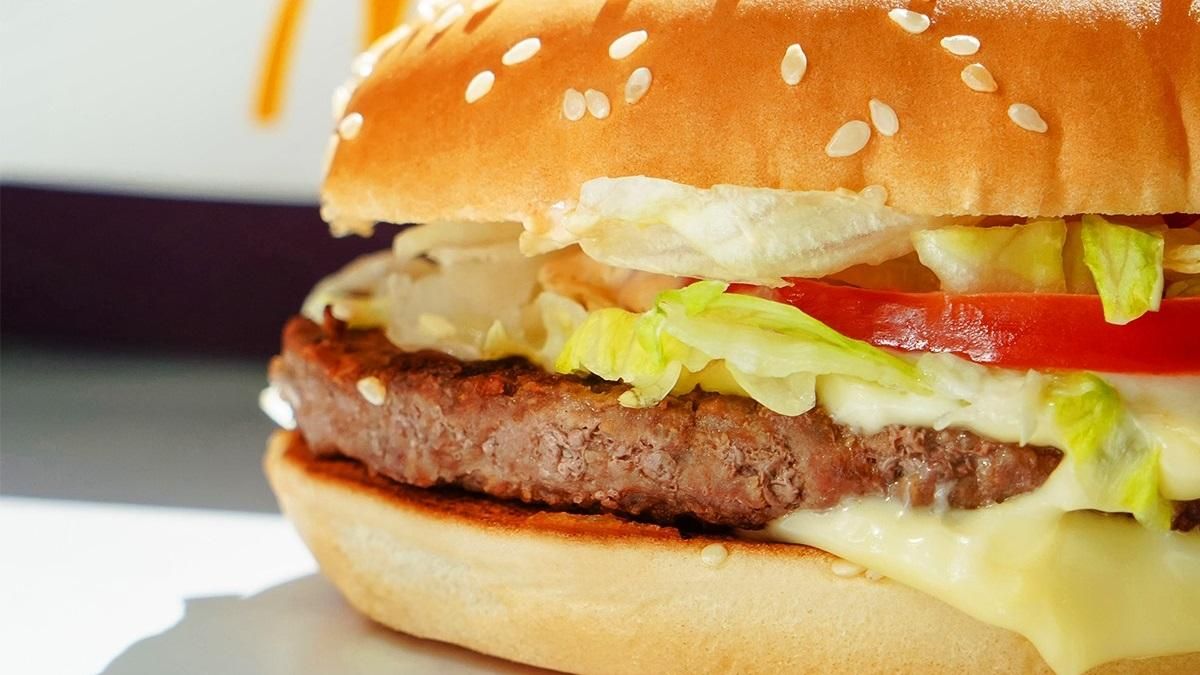 Хто і як виготовляє біфштекси для ресторанів McDonald's зі 100% м'яса - Україна новини - Тренди