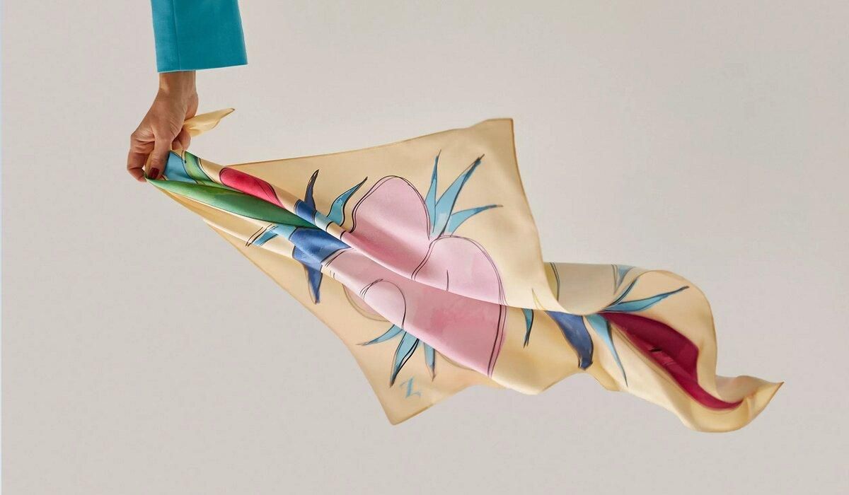 "Доброе сердце": украинский бренд представил благотворительный платок - Тренды "Доброе сердце": украинский бренд представил благотворительный платок - Тренды