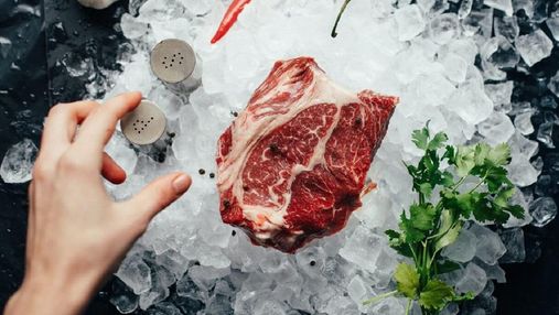 Як безпечно розморозити м'ясо: 6 способів
