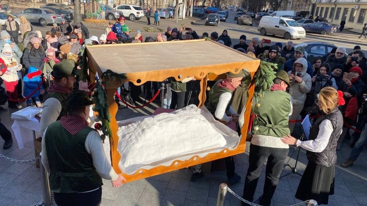 В Одесі виготовили рекордний різдвяний штолен - Тренди