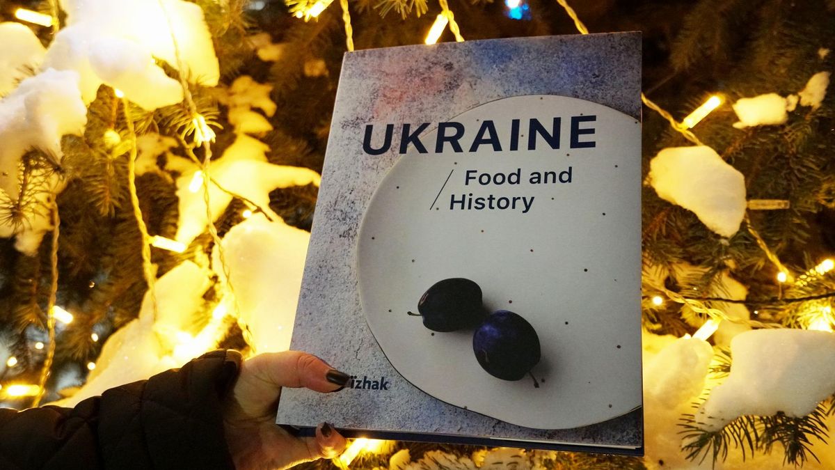 Книга "Україна. Їжа та історія" потрапила у дві номінації міжнародної премії Gourmand Awards - Тренди