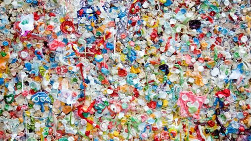 У Японії скоротять використання низки пластикових товарів