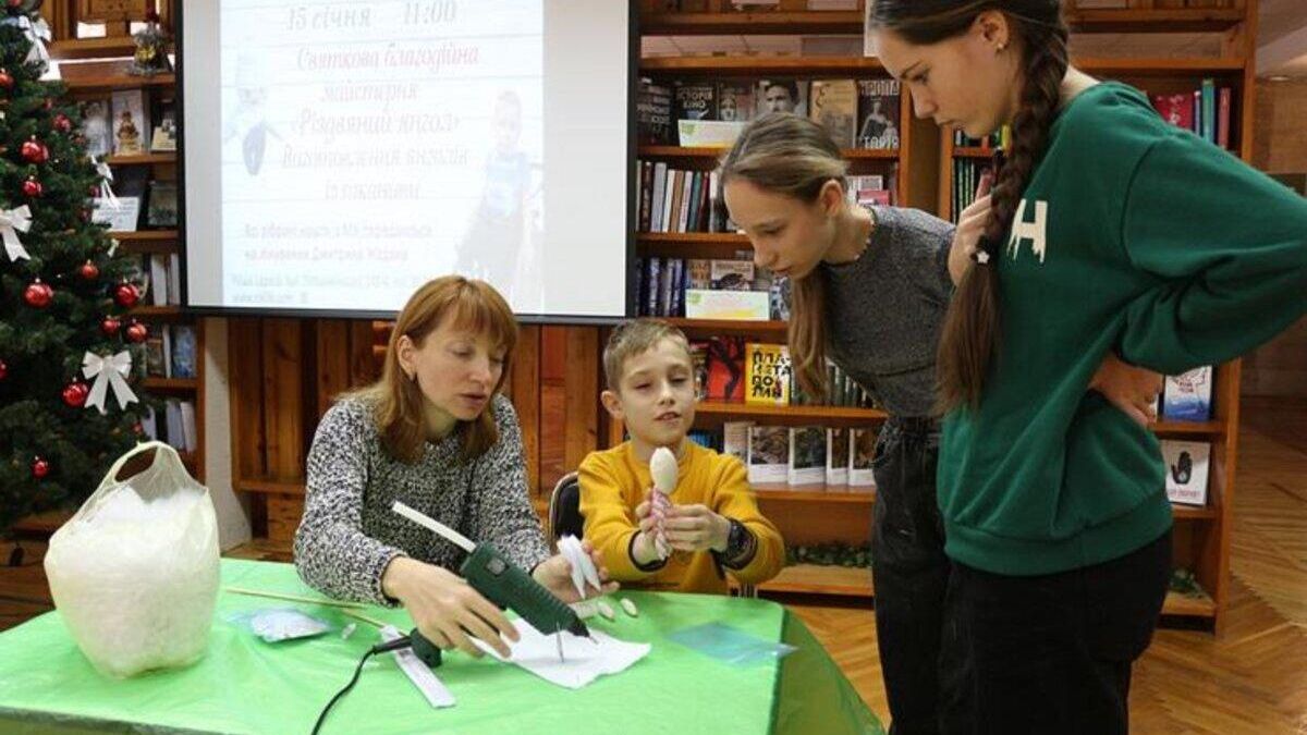 У Миколаєві провели благодійний майстер-клас, щоб врятувати хлопчика зі СМА - Тренди