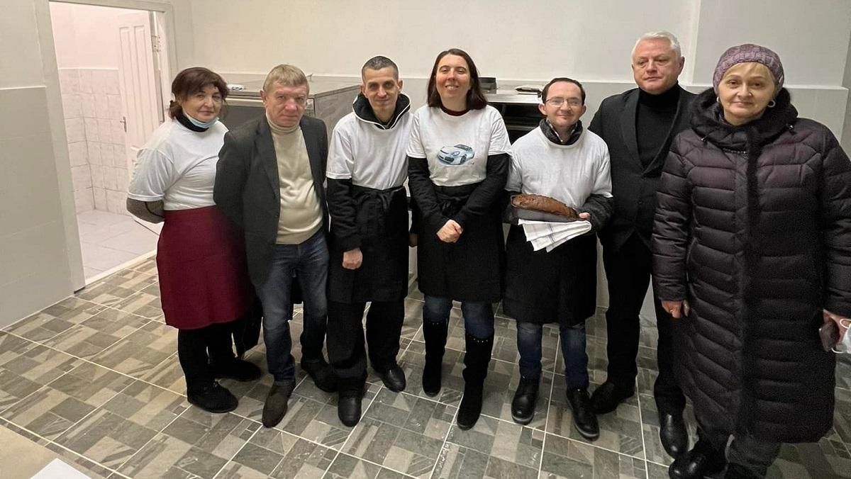 В реабилитационном центре Ужгорода открыли инклюзивную пекарню-мастерскую - Новости Ужгород - Тренды В реабилитационном центре Ужгорода открыли инклюзивную пекарню-мастерскую - Новости Ужгород - Тренды