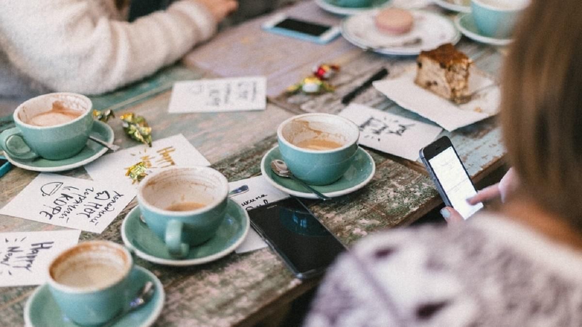 "Кава – шанс на життя": українці можуть "купити" цікаву зустріч, займаючись благодійністю - Украина новости - Тренды "Кава – шанс на життя": українці можуть "купити" цікаву зустріч, займаючись благодійністю - Украина новости - Тренды