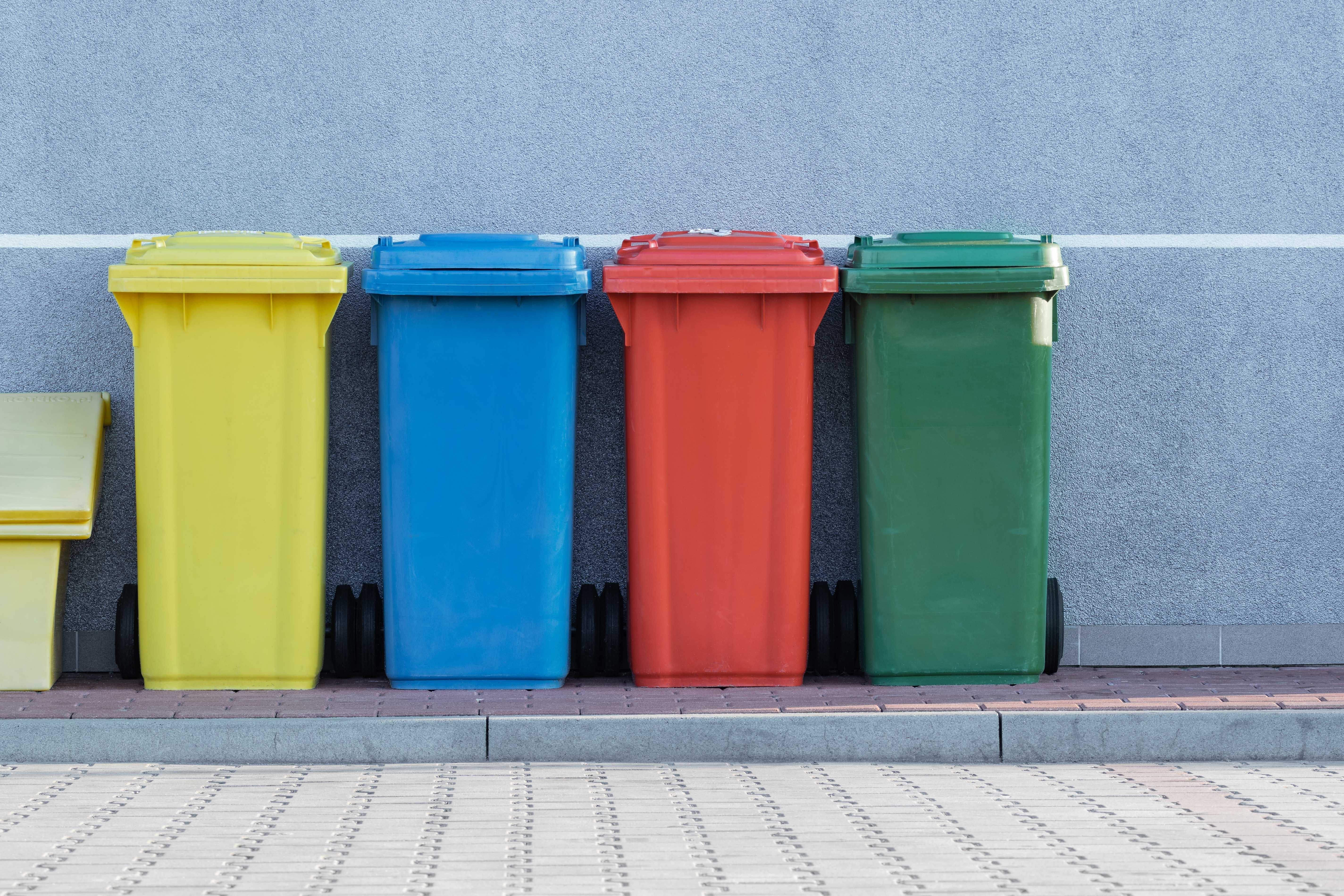 На сколько в Киеве выросли объемы отходов, которые сдали на переработку: результат за год - Тренды